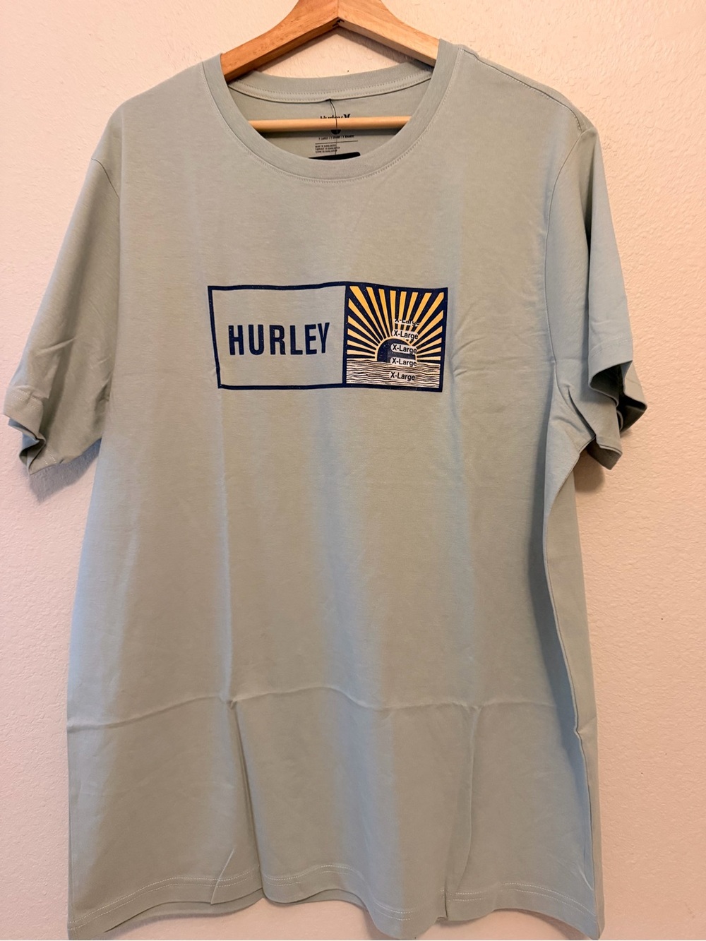 Hurley Menโs XL Sunbox Graphic T-Shirt Muted Aloe Blue NWT